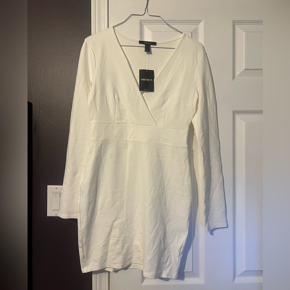 BNWT Bodycon Long Sleeve White dress